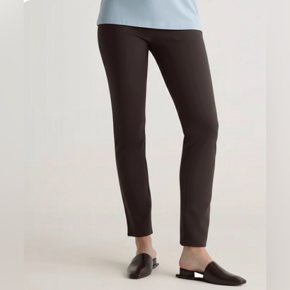 Quince - women’s Ultra stretch Ponte straight leg pants brown pull on style SZ L